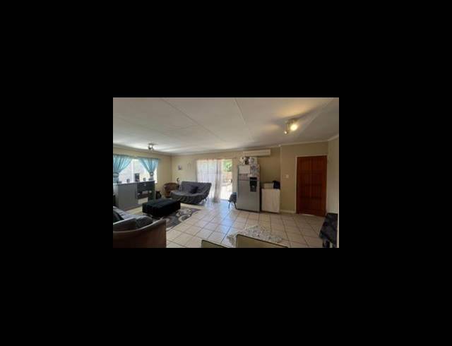3 BEDROOM TOWNHOUSE SOLD IN FLORAUNA